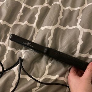 Solia hair straightener